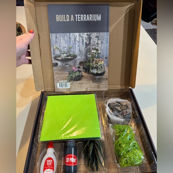 Build a Terrarium Kit - Picture 3 of 3